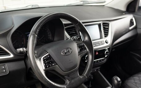 Hyundai Solaris II рестайлинг, 2017 год, 1 350 000 рублей, 11 фотография