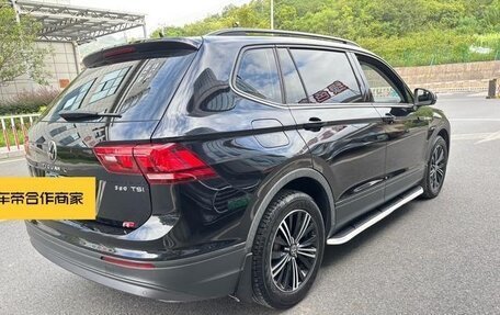 Volkswagen Tiguan II, 2021 год, 1 700 000 рублей, 3 фотография