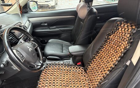 Mitsubishi Outlander III рестайлинг 3, 2012 год, 1 550 000 рублей, 4 фотография