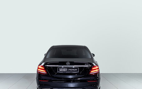 Mercedes-Benz E-Класс, 2018 год, 3 100 000 рублей, 3 фотография