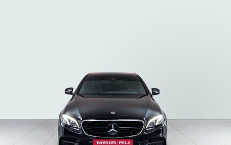 Mercedes-Benz E-Класс, 2018 год, 3 100 000 рублей, 2 фотография