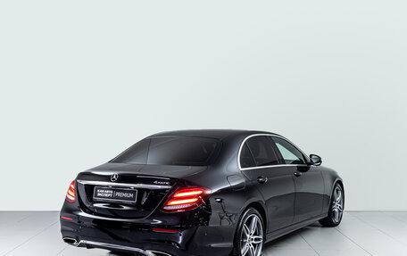 Mercedes-Benz E-Класс, 2018 год, 3 100 000 рублей, 5 фотография
