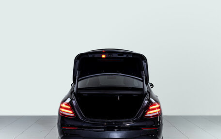 Mercedes-Benz E-Класс, 2018 год, 3 100 000 рублей, 15 фотография