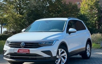 Volkswagen Tiguan II, 2022 год, 2 850 000 рублей, 1 фотография