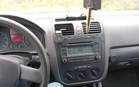 Volkswagen Golf V, 2005 год, 600 000 рублей, 2 фотография