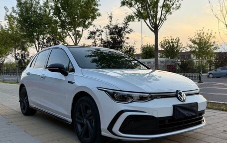 Volkswagen Golf VIII, 2022 год, 2 000 000 рублей, 3 фотография