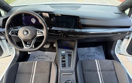 Volkswagen Golf VIII, 2022 год, 2 000 000 рублей, 11 фотография