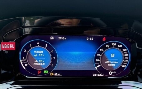 Volkswagen Golf VIII, 2022 год, 2 000 000 рублей, 13 фотография