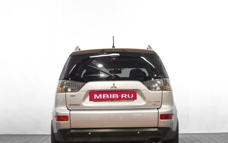 Mitsubishi Outlander III рестайлинг 3, 2007 год, 1 299 000 рублей, 5 фотография