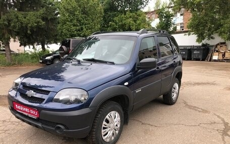 Chevrolet Niva I рестайлинг, 2017 год, 670 000 рублей, 1 фотография