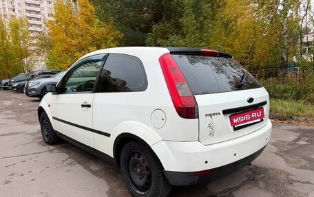 Ford Fiesta, 2004 год, 270 000 рублей, 3 фотография