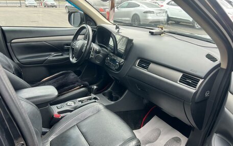 Mitsubishi Outlander III рестайлинг 3, 2012 год, 1 649 000 рублей, 12 фотография