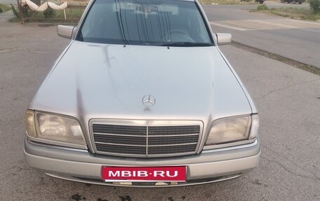 Mercedes-Benz C-Класс, 1995 год, 270 000 рублей, 1 фотография