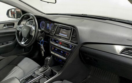 Hyundai Sonata VII, 2019 год, 1 690 000 рублей, 19 фотография