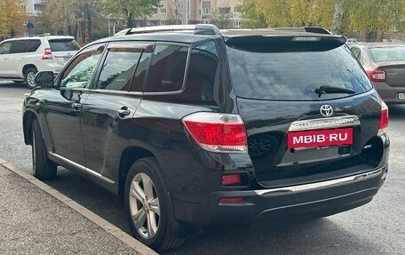 Toyota Highlander III, 2011 год, 2 080 000 рублей, 6 фотография