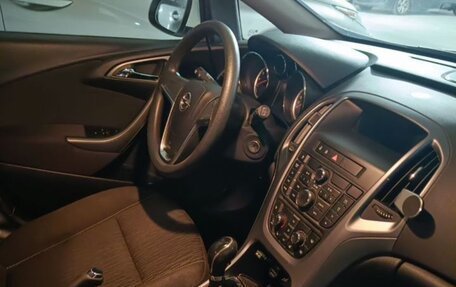 Opel Astra J, 2013 год, 850 000 рублей, 8 фотография