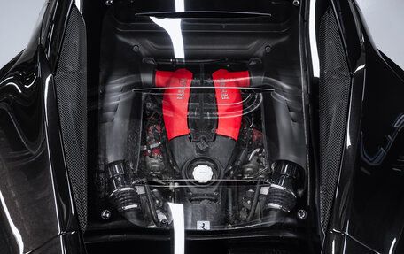 Ferrari F8, 2021 год, 31 000 000 рублей, 11 фотография