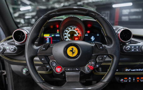 Ferrari F8, 2021 год, 31 000 000 рублей, 14 фотография