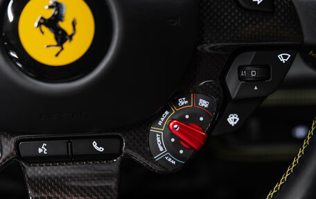 Ferrari F8, 2021 год, 31 000 000 рублей, 17 фотография