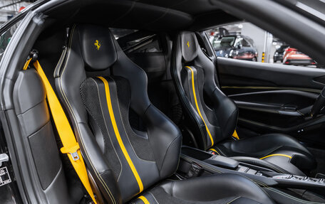 Ferrari F8, 2021 год, 31 000 000 рублей, 27 фотография
