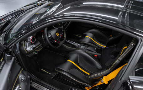 Ferrari F8, 2021 год, 31 000 000 рублей, 31 фотография