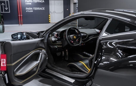 Ferrari F8, 2021 год, 31 000 000 рублей, 32 фотография