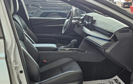 Toyota Camry, 2025 год, 4 899 000 рублей, 24 фотография