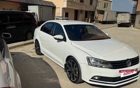 Volkswagen Jetta VI, 2016 год, 1 030 000 рублей, 2 фотография