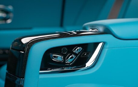 Rolls-Royce Cullinan, 2025 год, 77 500 000 рублей, 17 фотография