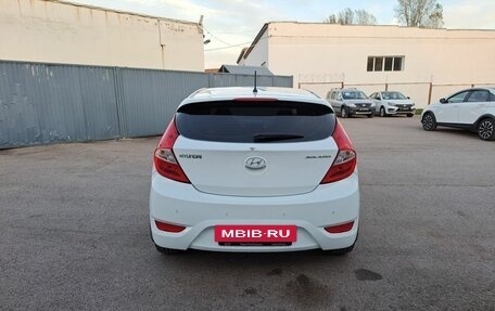 Hyundai Solaris II рестайлинг, 2011 год, 699 000 рублей, 6 фотография