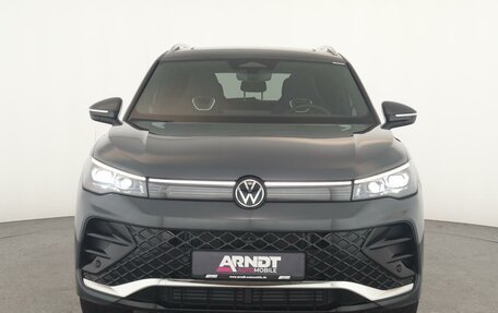 Volkswagen Tiguan, 2025 год, 6 363 912 рублей, 3 фотография