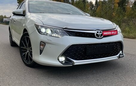 Toyota Camry, 2016 год, 2 090 000 рублей, 2 фотография