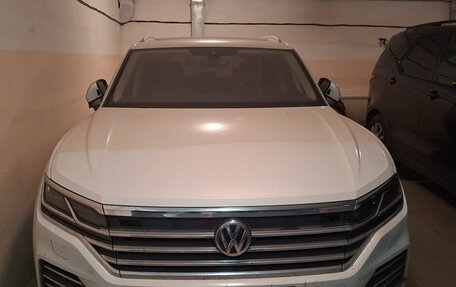 Volkswagen Touareg III, 2019 год, 6 150 000 рублей, 1 фотография