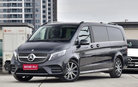 Mercedes-Benz V-Класс, 2022 год, 4 990 000 рублей, 1 фотография
