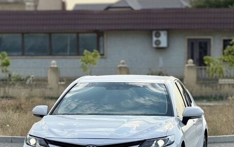 Toyota Camry, 2019 год, 1 950 000 рублей, 3 фотография