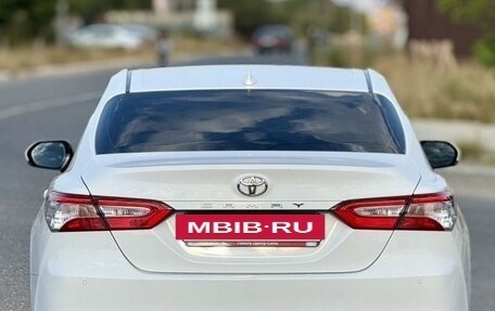 Toyota Camry, 2019 год, 1 950 000 рублей, 2 фотография