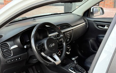 KIA Rio IV, 2018 год, 895 000 рублей, 11 фотография
