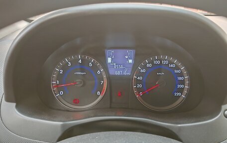 Hyundai Solaris II рестайлинг, 2015 год, 900 000 рублей, 11 фотография