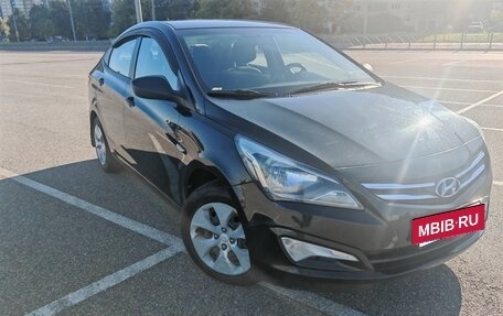 Hyundai Solaris II рестайлинг, 2015 год, 900 000 рублей, 3 фотография