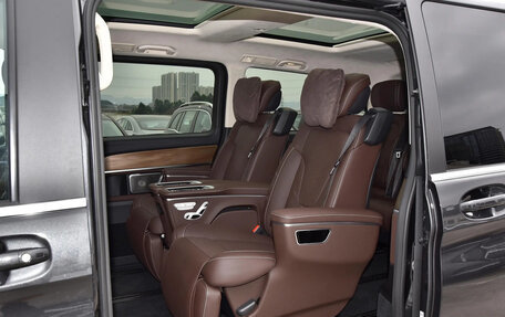 Mercedes-Benz V-Класс, 2022 год, 4 990 000 рублей, 18 фотография