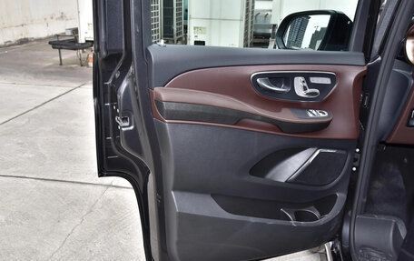 Mercedes-Benz V-Класс, 2022 год, 4 990 000 рублей, 22 фотография
