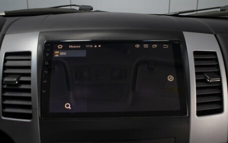 Mitsubishi Outlander III рестайлинг 3, 2010 год, 1 100 000 рублей, 17 фотография