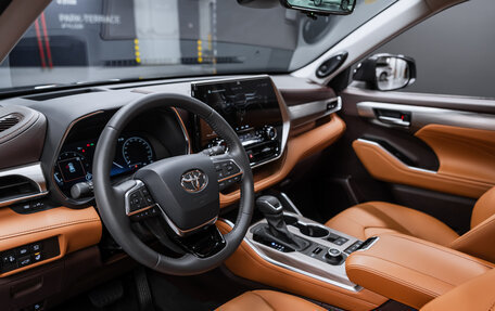 Toyota Highlander, 2025 год, 6 300 000 рублей, 12 фотография