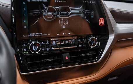 Toyota Highlander, 2025 год, 6 300 000 рублей, 16 фотография