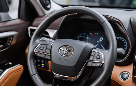 Toyota Highlander, 2025 год, 6 300 000 рублей, 13 фотография