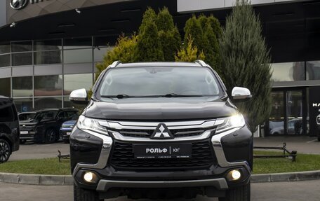 Mitsubishi Pajero Sport III рестайлинг, 2018 год, 1 995 000 рублей, 2 фотография