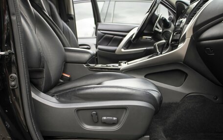 Mitsubishi Pajero Sport III рестайлинг, 2018 год, 1 995 000 рублей, 15 фотография