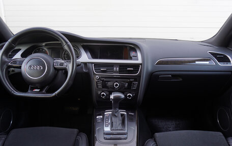 Audi A4, 2015 год, 1 881 000 рублей, 11 фотография