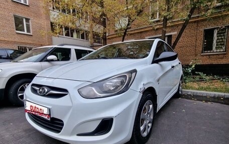 Hyundai Solaris II рестайлинг, 2012 год, 800 000 рублей, 1 фотография