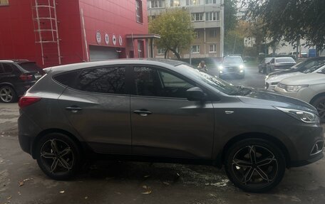 Hyundai ix35 I рестайлинг, 2013 год, 965 000 рублей, 2 фотография